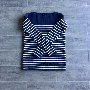 NWOT Gap striped navy and white sweater